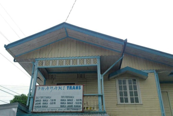 A house with carved patterns (bahay ukit)
